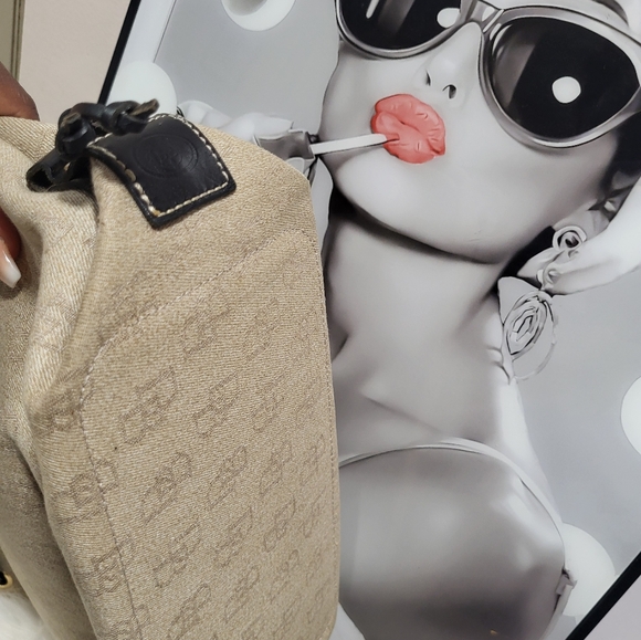 Dooney & Bourke Signature Satchel Tote Handbag Purse Can - Picture 3 of 5